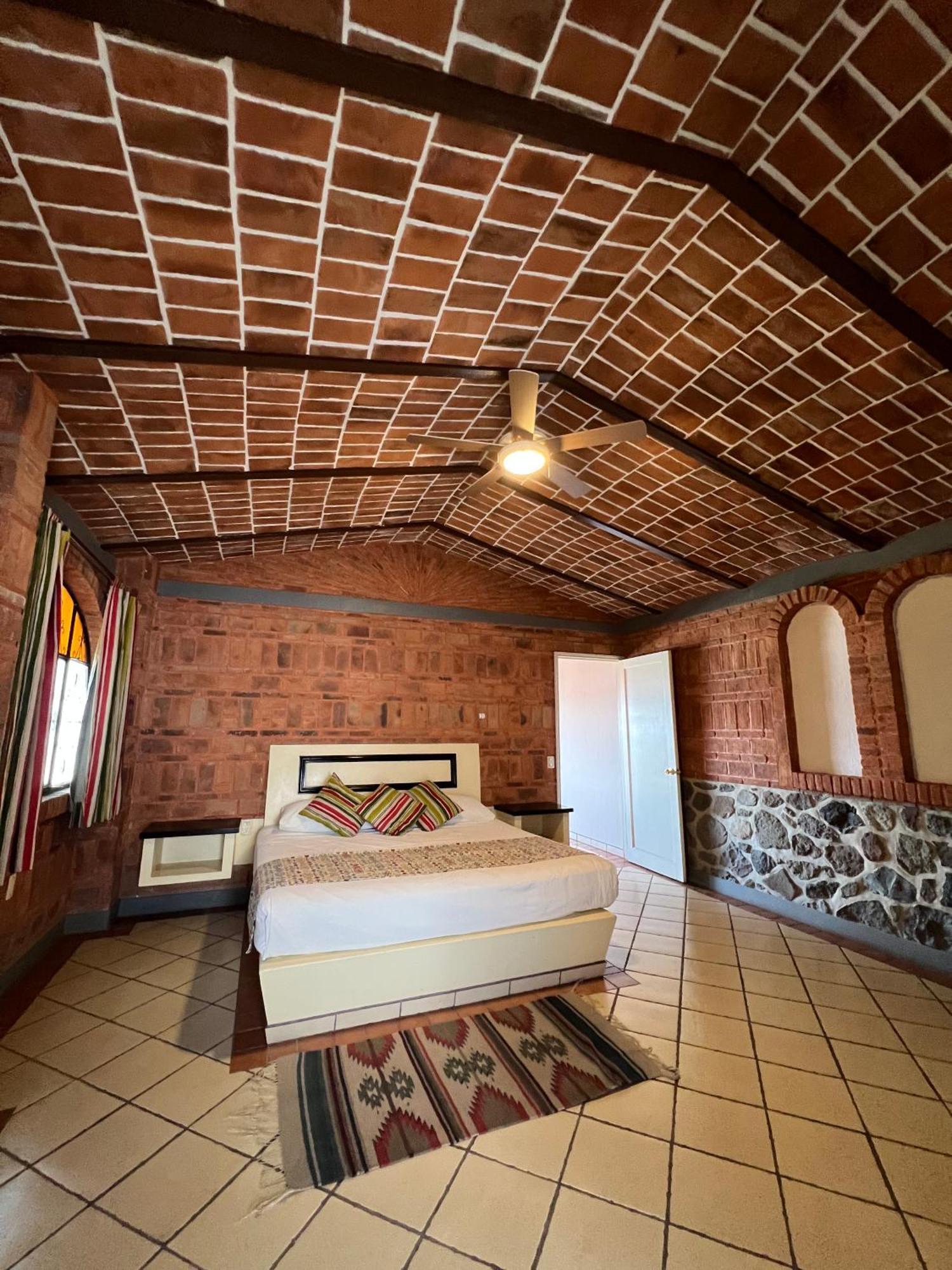 Mama Chuy Hotel & Villas San Juan Cosalá 외부 사진